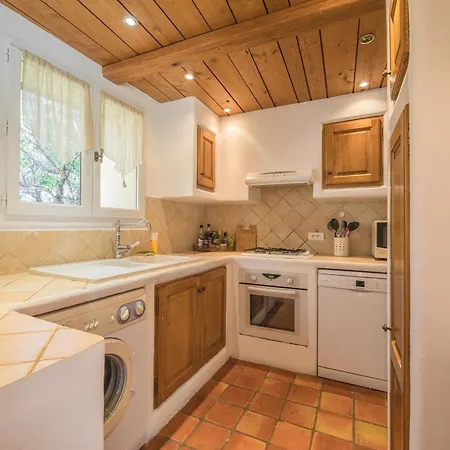 Tavara Di Porto-vecchio * Porto-Vecchio (Corsica)