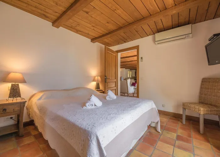 Tavara Di Porto-vecchio Vila